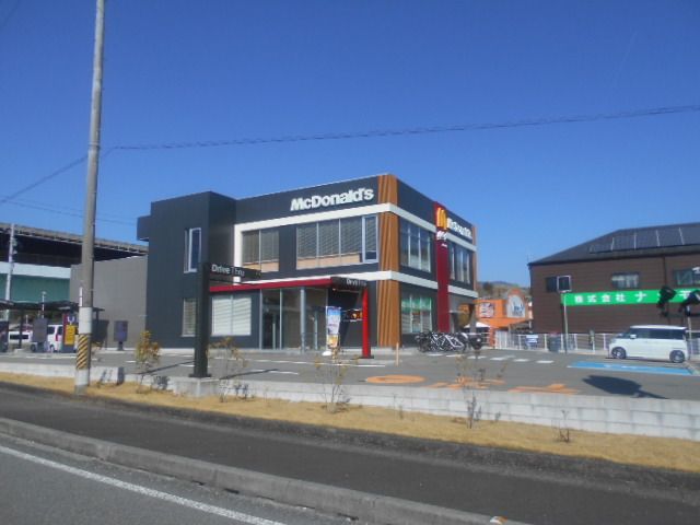 近くのマクドナルド田辺・稲成町店様まで760m（徒歩10分）
