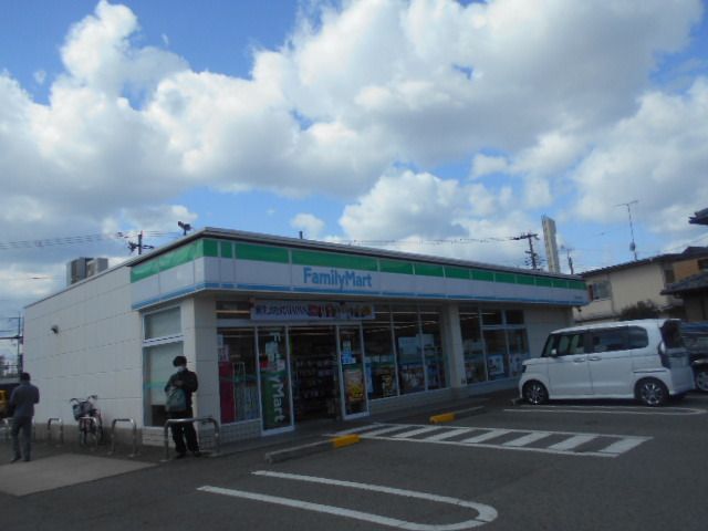 近くのファミリーマート雄松町店様まで500m(徒歩7分)