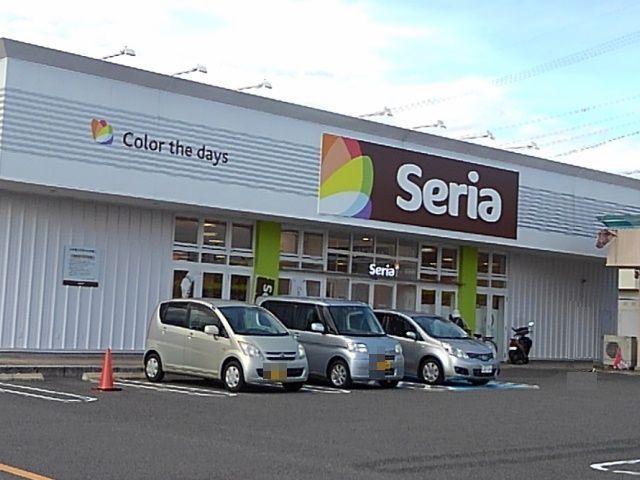 近くのＳｅｒｉａカネスエ竹鼻店まで700m（徒歩9分）