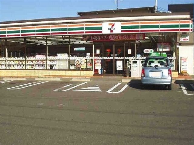 近くのセブンイレブン羽島竹鼻町蜂尻店まで600m（徒歩8分）