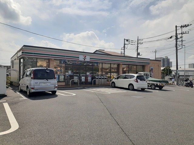 近くのセブンイレブンまで400m（徒歩5分）