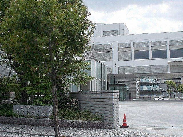近くの岐阜県図書館まで1,400m（徒歩18分）