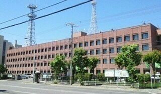 近くの旭川東警察署まで3,200m(徒歩40分)