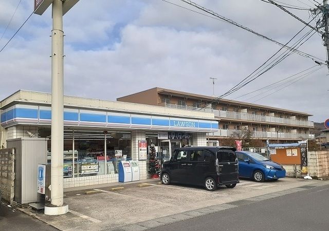 近くのローソン福島渡利店まで550m(徒歩7分)
