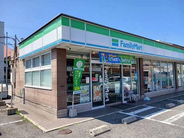 近くのファミリーマート様まで350m(徒歩5分)