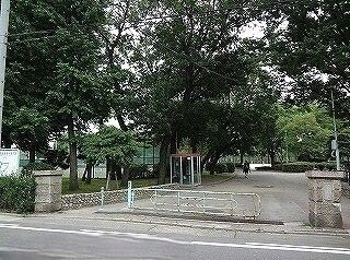 近くの松葉公園まで650m(徒歩9分)
