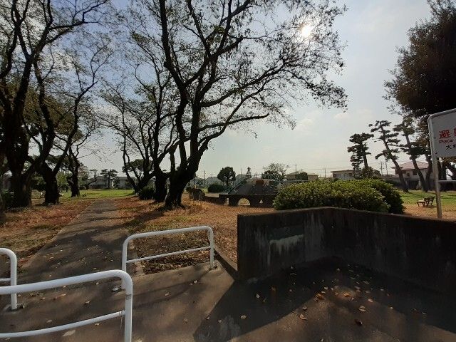 近くの大利根中央公園まで300m(徒歩4分)
