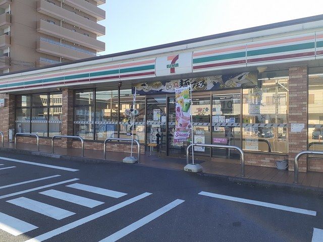 近くのセブンイレブンまで1,000m(徒歩13分)