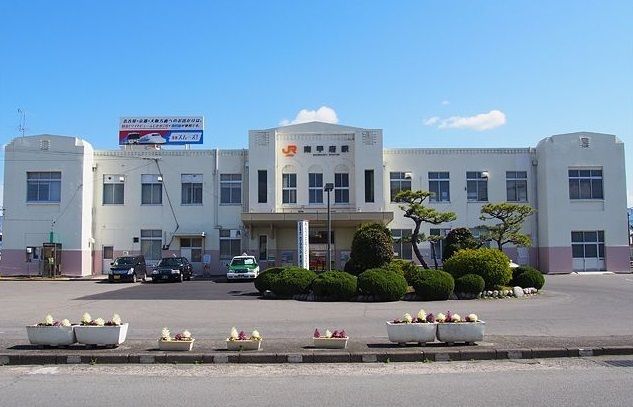 近くの南甲府駅まで2,800m(徒歩35分)