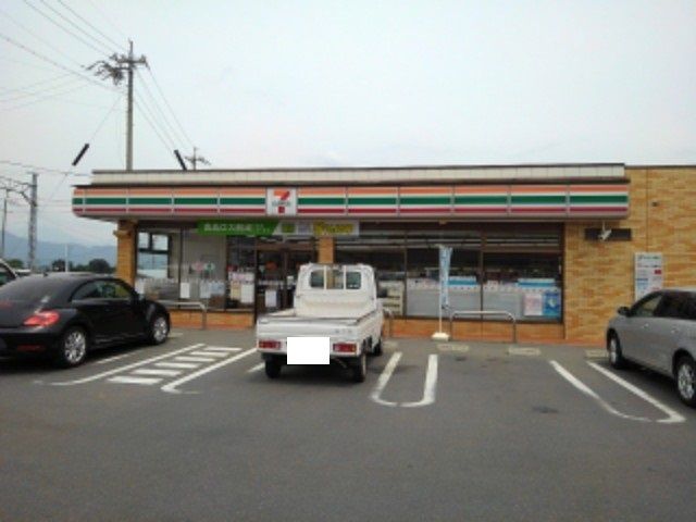 近くのセブンイレブン須坂塩川店まで600m(徒歩8分)