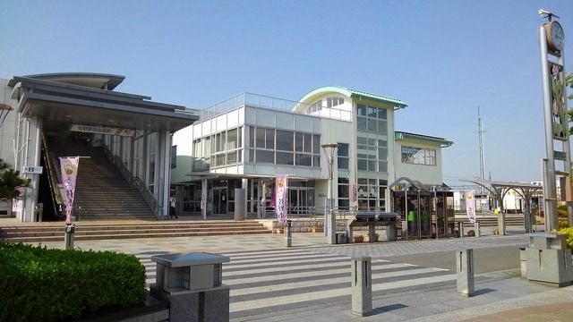 近くの佐野駅まで1,800m（徒歩23分）