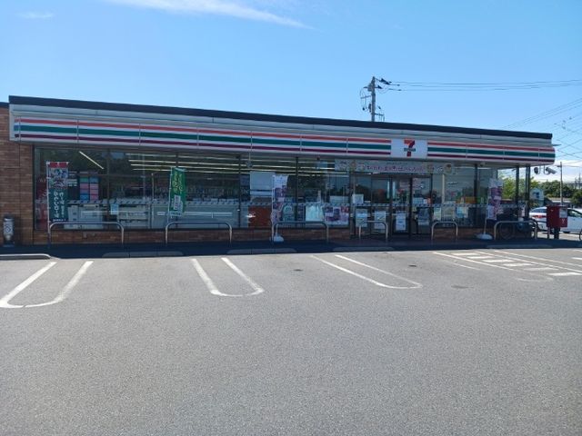 近くの7-11行田さきたま古墳前店まで900m(徒歩12分)