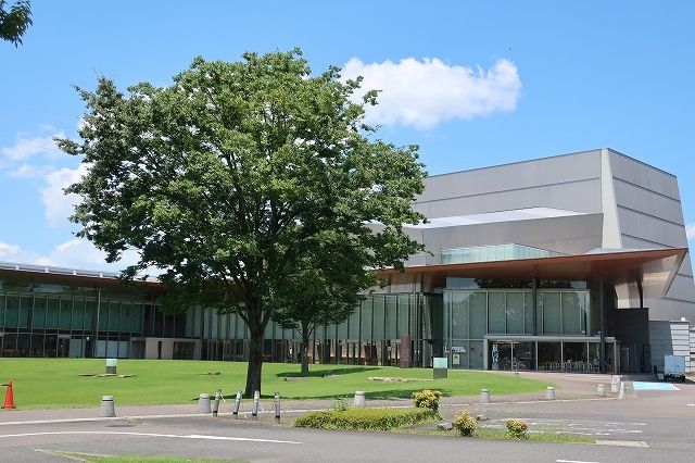 近くの可児市文化創造センターまで750m(徒歩10分)
