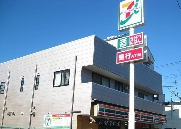 近くのセブンイレブン沼津港店まで300m（徒歩4分）