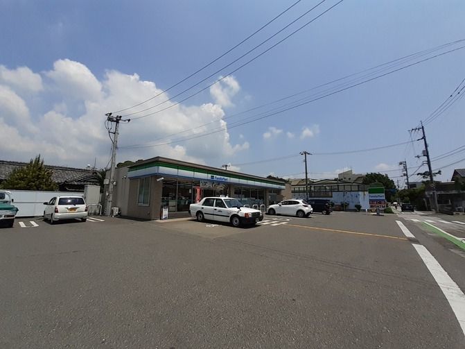 近くのファミリーマート 高知旭天神町まで2,000m(徒歩25分)