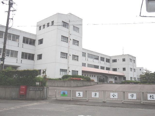 近くの瑞穂市立生津小学校まで850m（徒歩11分）