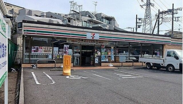 近くのセブンイレブンまで250m(徒歩4分)