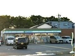 近くのファミリーマート所沢けやき台一まで550m(徒歩7分)