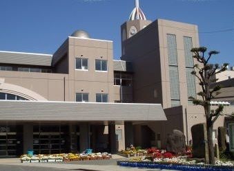 近くの阿知須小学校まで1,300m(徒歩17分)