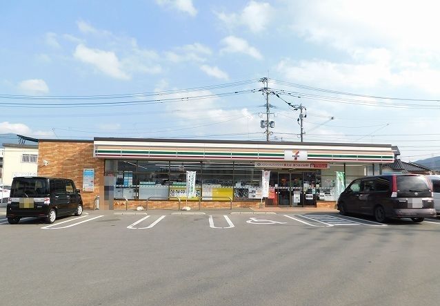 近くのセブンイレブンまで350m(徒歩5分)