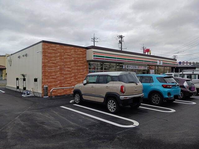 近くのセブンイレブン倉吉伊木店まで210m(徒歩3分)