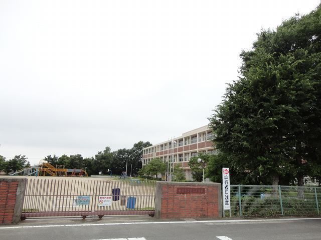 近くの大府市立東山小学校まで850m（徒歩11分）