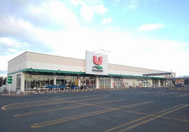 近くのユニバース八戸ニュータウン店まで600m(徒歩8分)