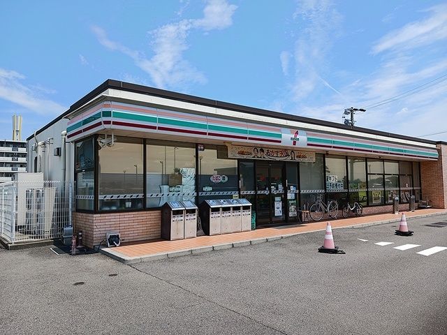 近くのセブンイレブン稲沢船橋町店まで1,270m（徒歩16分）
