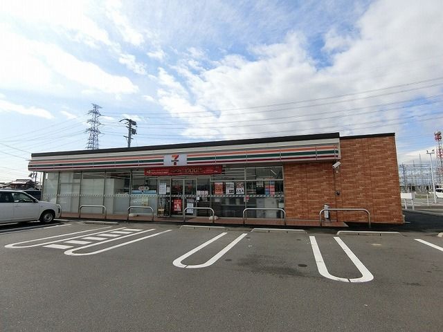 近くのセブンイレブン本巣政田店まで432m(徒歩6分)