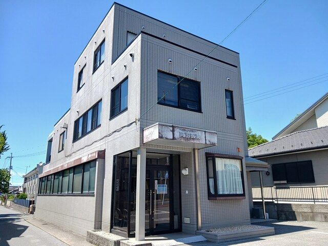 近くの岡田医院様まで650m(徒歩9分)
