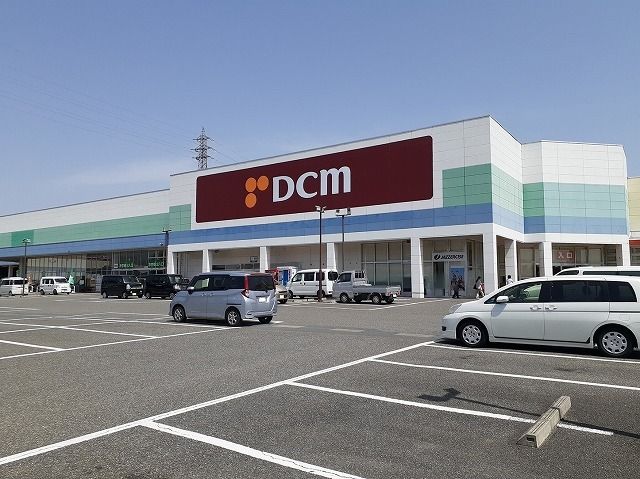 近くのＤＣＭ韮崎店まで3,000m（徒歩38分）