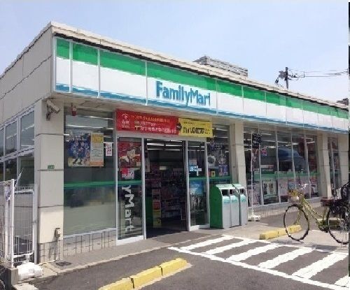 近くのファイリーマート祇園1丁目店まで650m（徒歩9分）