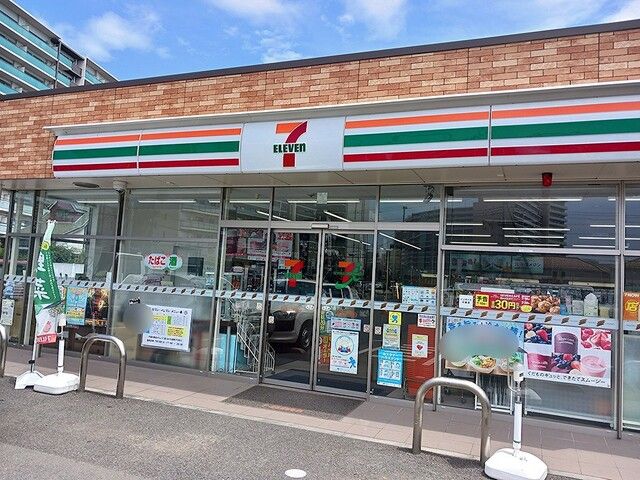 近くのセブンイレブンまで856m(徒歩11分)