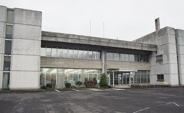 近くの松江市役所玉湯支所まで950m(徒歩12分)