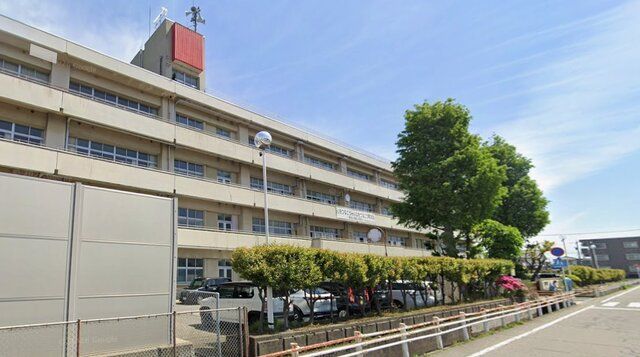近くの金沢市立西南部小学校まで750m（徒歩10分）