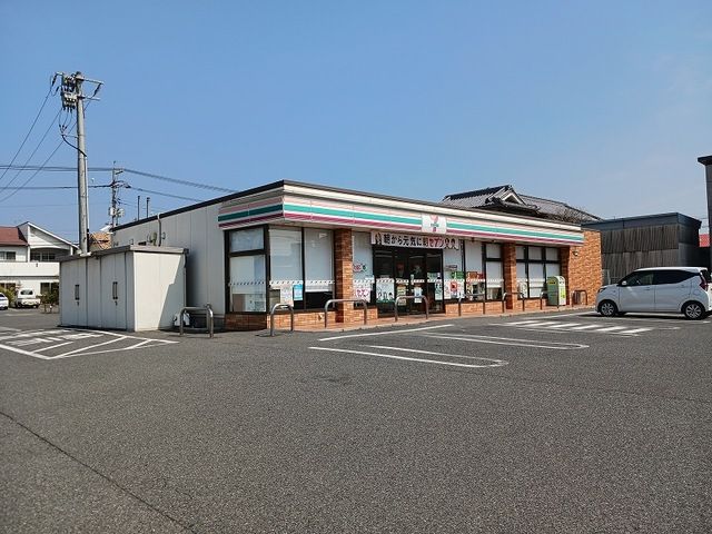 近くのセブンイレブン福山駅家町倉光店まで620m（徒歩8分）