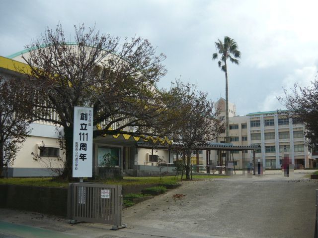 近くの指宿市立　丹波小学校まで220m（徒歩3分）