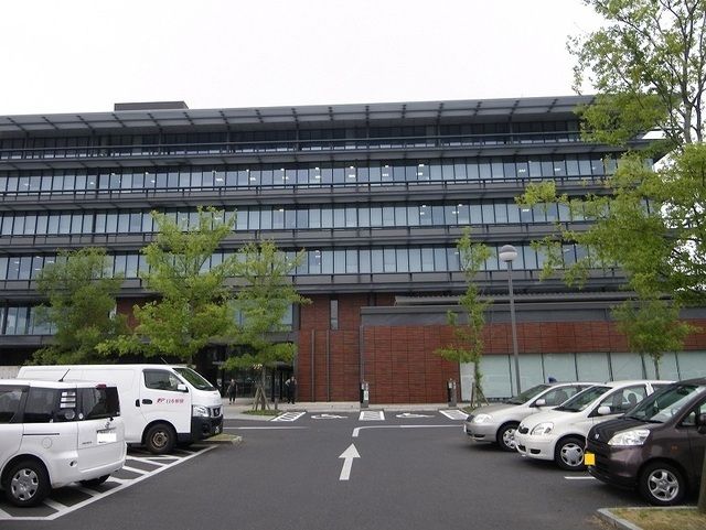 近くの出雲市役所まで3,400m(徒歩43分)