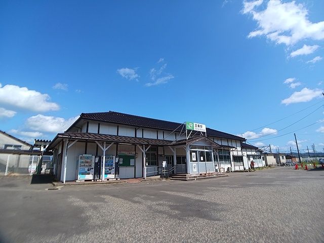 近くの三条駅まで1,336m(徒歩17分)