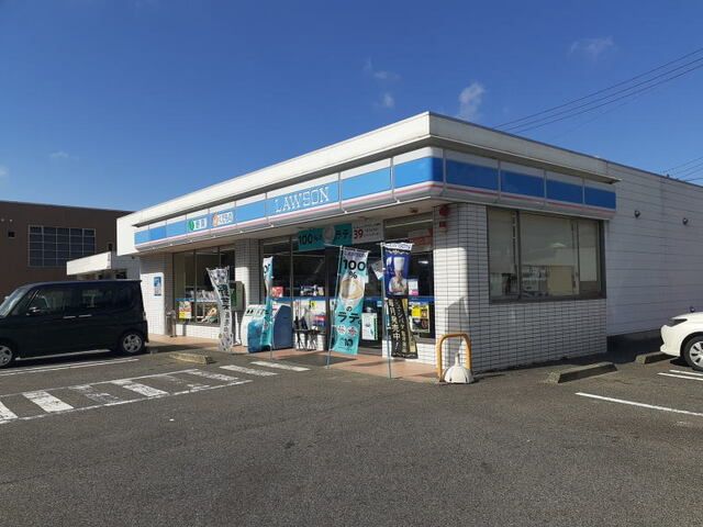 近くのローソン 岡崎市場町店まで2,400m（徒歩30分）