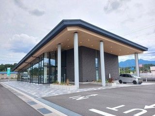 近くの北伊勢上野信用金 庫菰野支店まで450m(徒歩6分)