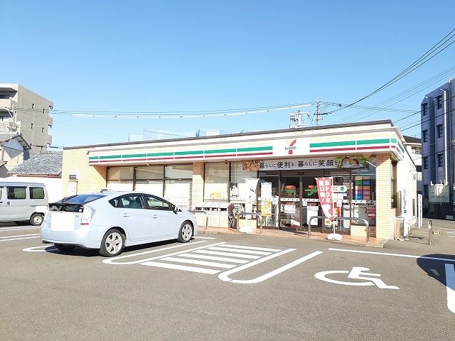近くのセブンイレブン松橋2丁目店まで400m(徒歩5分)
