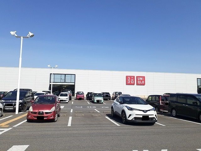 近くのユニクロ大田原店まで700m(徒歩9分)