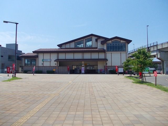 近くのJR西若松駅まで850m(徒歩11分)