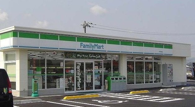 近くのファミリーマート松江古志原店まで89m(徒歩2分)