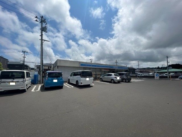近くのローソン岩沼朝日店まで700m（徒歩9分）