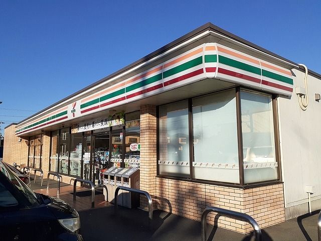 近くのセブンイレブン浜松篠ケ瀬南店まで394m(徒歩5分)
