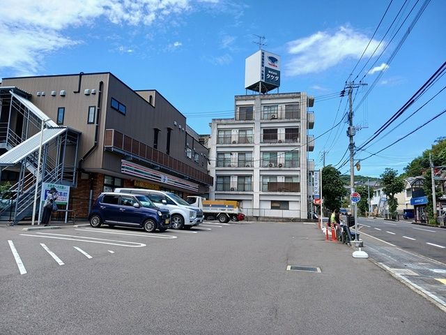 近くのセブンイレブン長崎若草町店まで365m(徒歩5分)