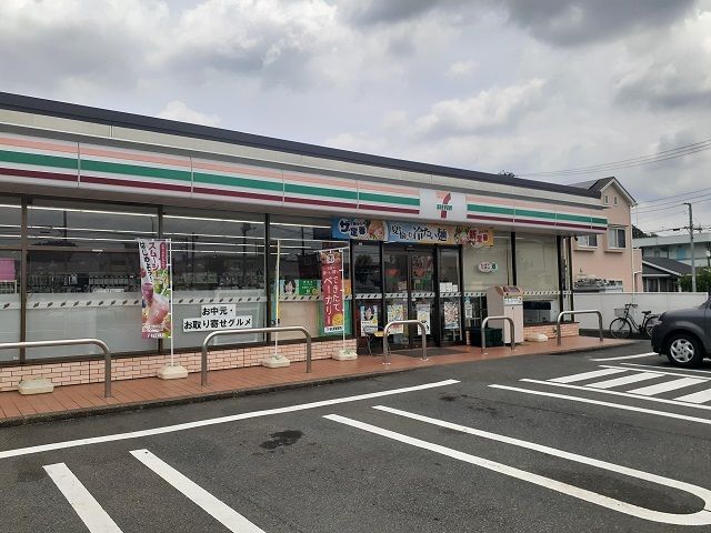 近くのセブンイレブンまで140m（徒歩2分）