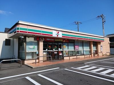 近くのセブンイレブン富士市松岡南店まで350m(徒歩5分)